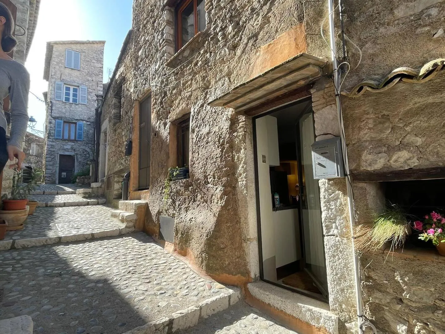 Casa Del Saint Paul contacts